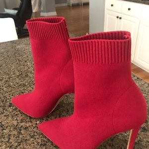Women’s ALDO YSISSA red Boots GREAT CONDITION